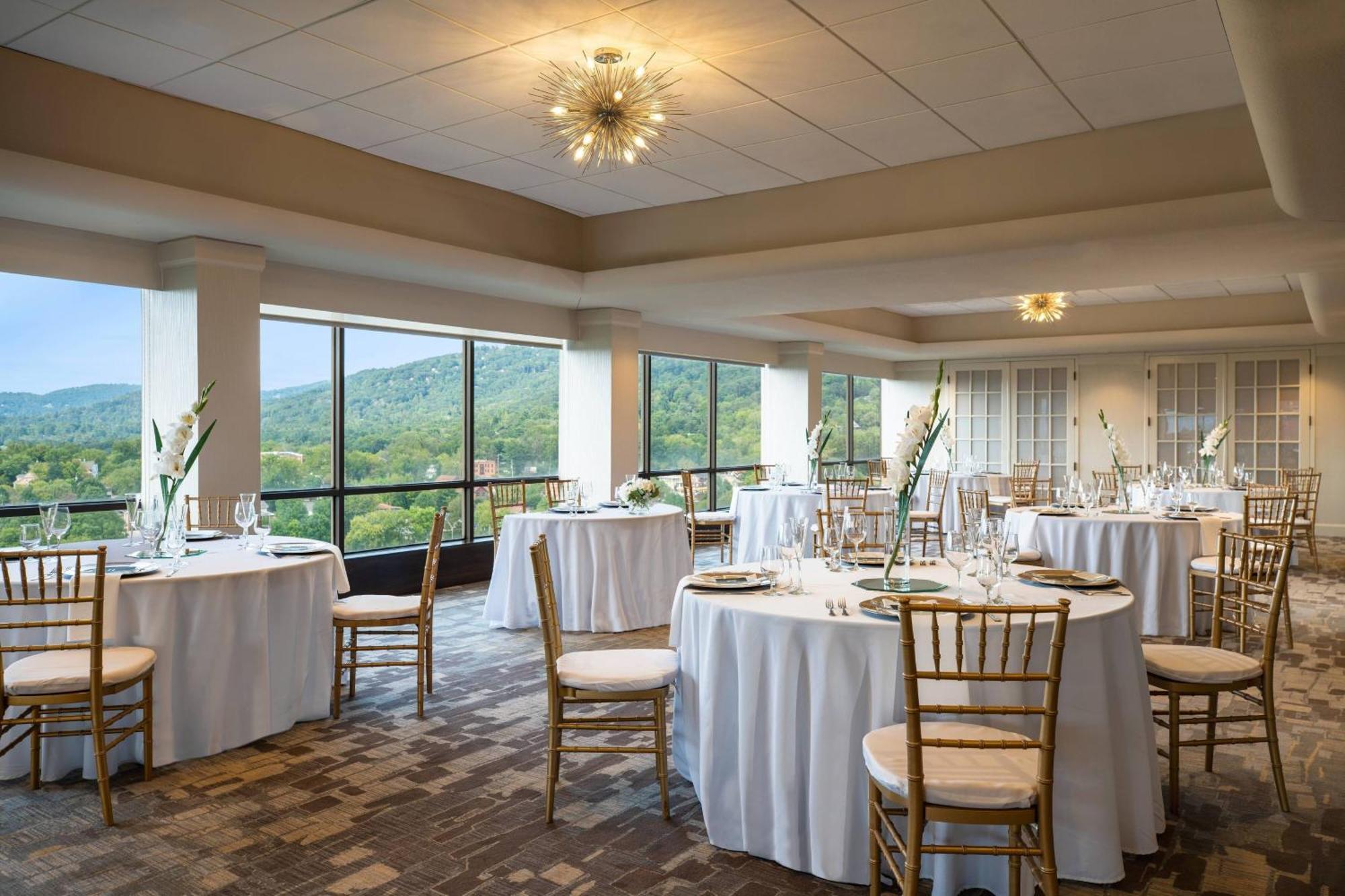 Renaissance Asheville Downtown Hotel Bagian luar foto