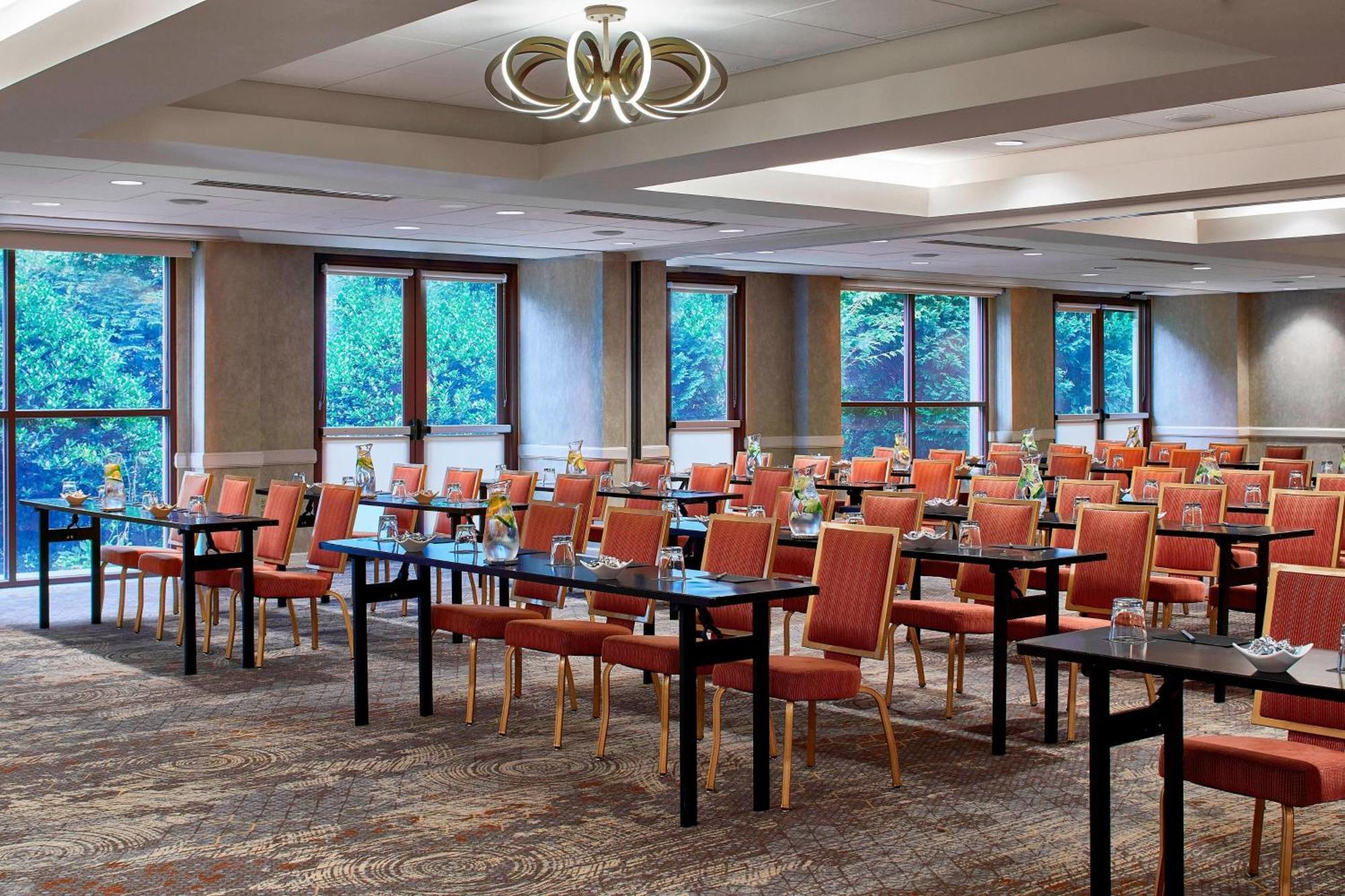 Renaissance Asheville Downtown Hotel Bagian luar foto