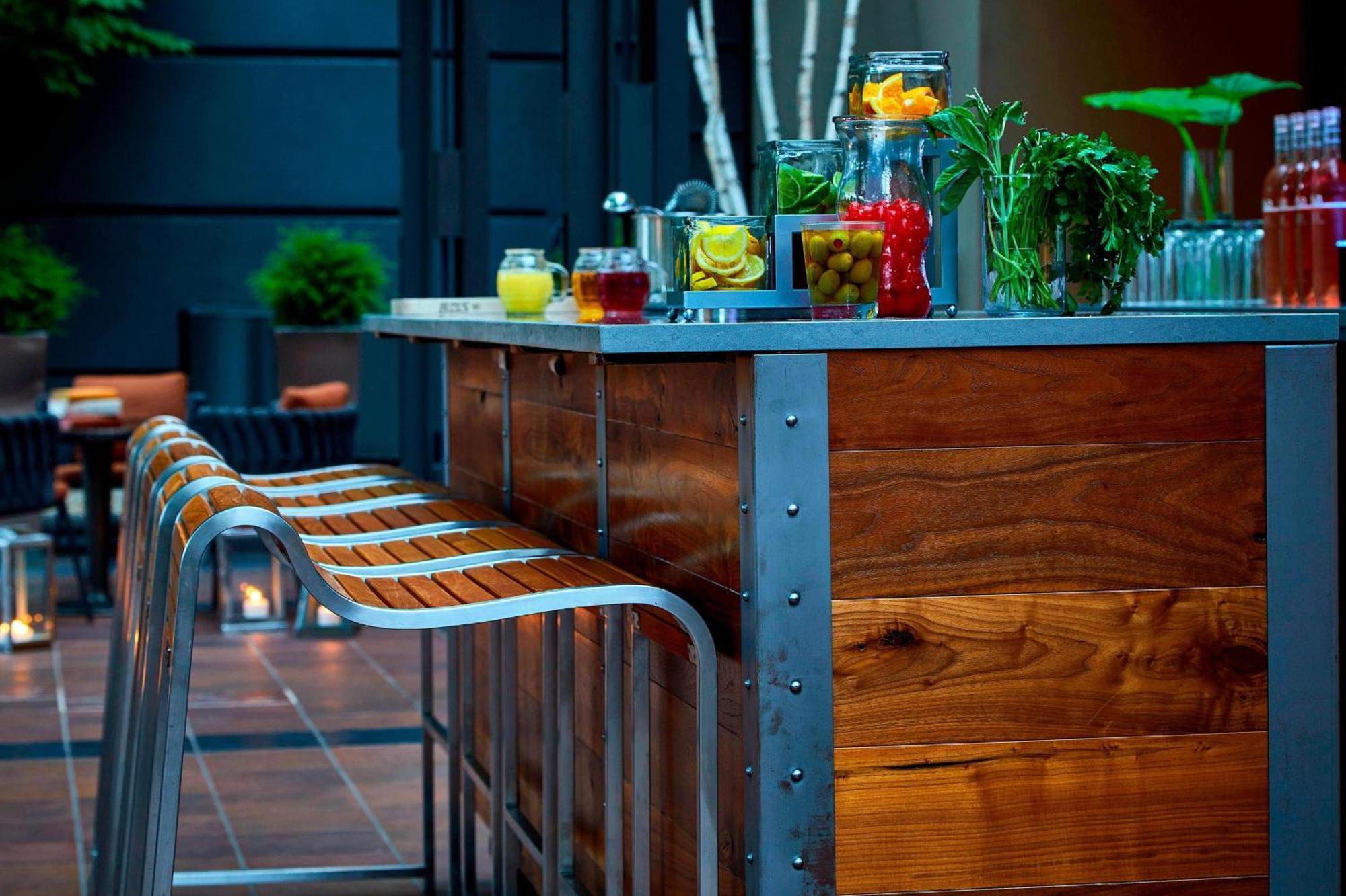Renaissance Asheville Downtown Hotel Bagian luar foto