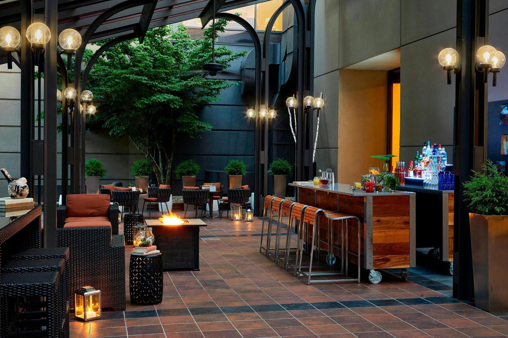Renaissance Asheville Downtown Hotel Bagian luar foto